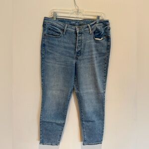 Old Navy Light Wash High Rise OG Straight Jeans Size 14